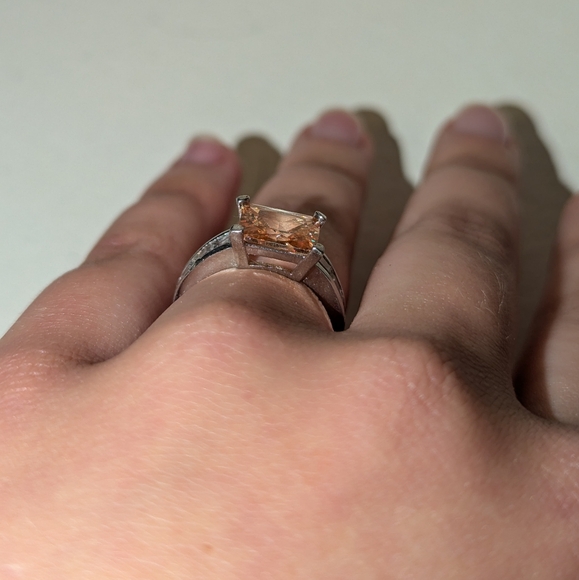 Ring - Picture 2 of 5